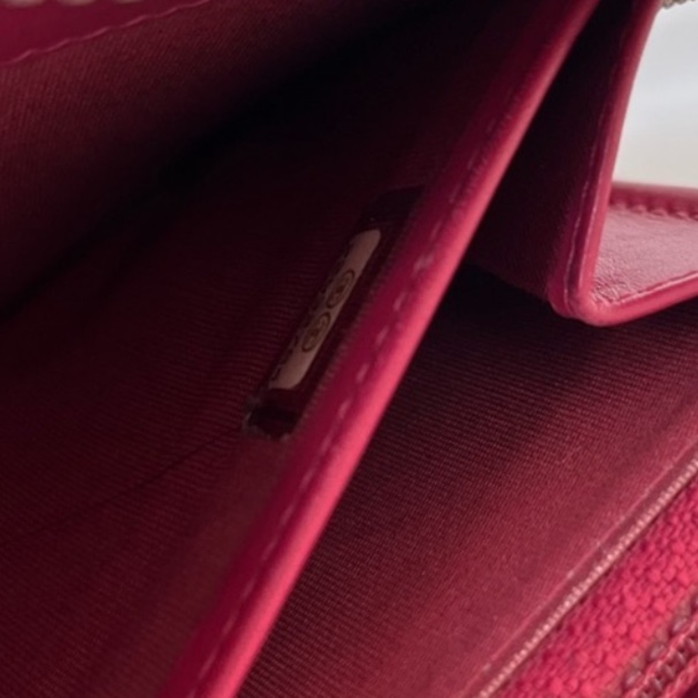 Authentic Chanel zippy wallet - Picture 11 of 13